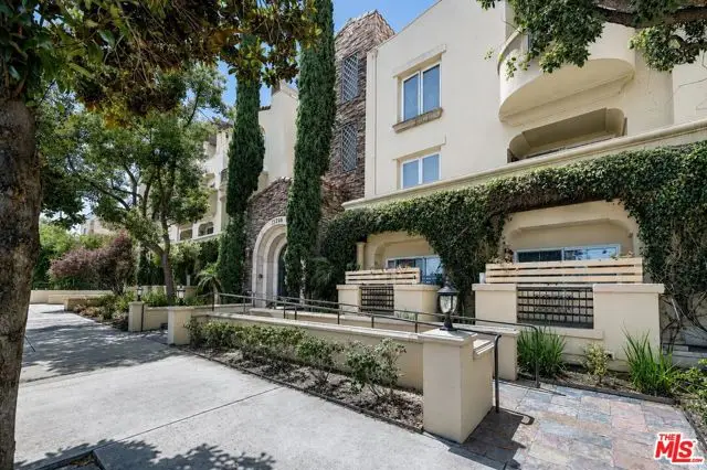 15206 Burbank Boulevard #116, Sherman Oaks, CA 91411 - #2