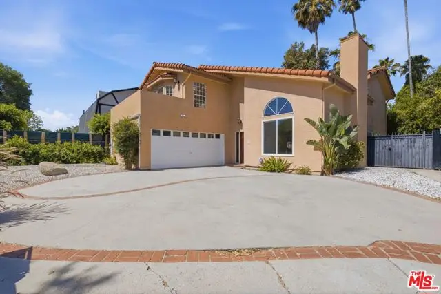19250 Oxnard Street, Tarzana, CA 91356 - #1
