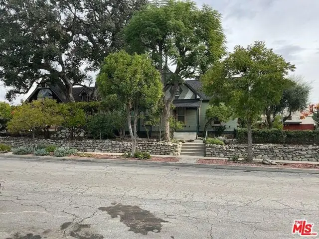 822 Silverwood Avenue, Upland, CA 91786 - #2