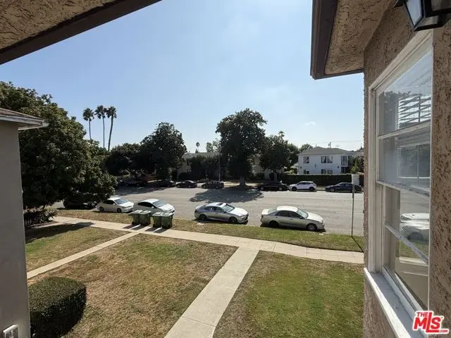 2616 S Barrington Avenue, Los Angeles, CA 90064 - #3