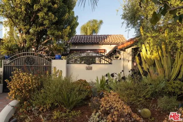 542 N Detroit Street, Los Angeles, CA 90036 - #2