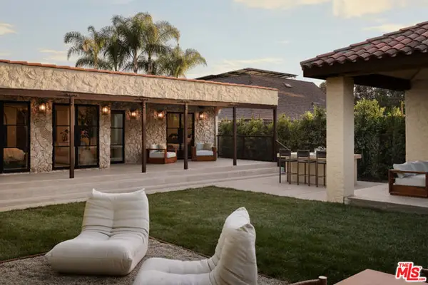 6255 Del Valle Drive, Los Angeles, CA 90048