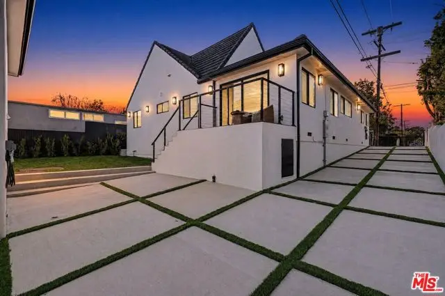 11404 Biona Drive, Los Angeles, CA 90066 - #3