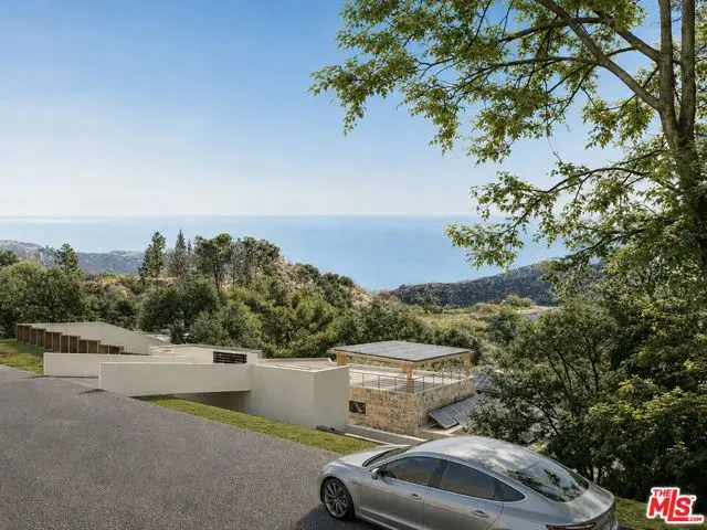570 Schueren, Malibu, CA 90265 - #2