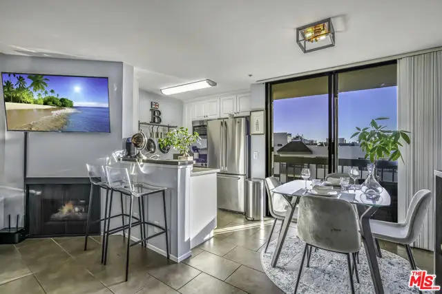 7320 Hawthorn Avenue #315, Los Angeles, CA 90046 - #2