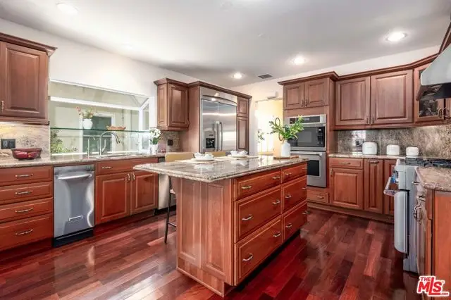 7807 Stewart Avenue, Los Angeles, CA 90045 - #3
