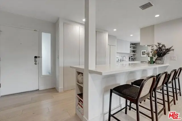 930 California Avenue #301, Santa Monica, CA 90403 - #3