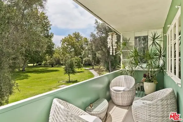 5587 Village, Los Angeles, CA 90016