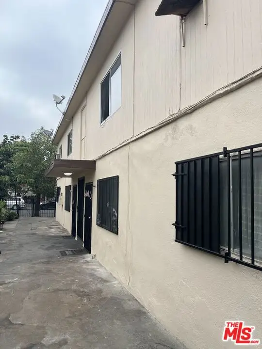 724 E 32nd Street, Los Angeles, CA 90011 - #2