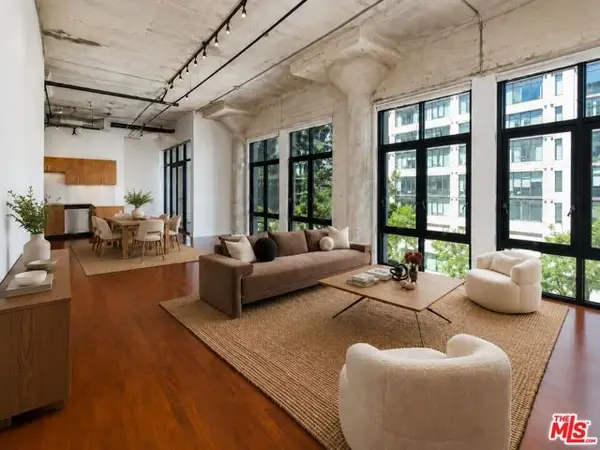 330 W 11th Street #406, Los Angeles, CA 90015