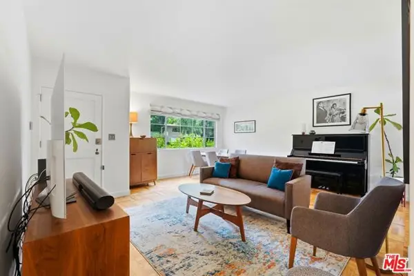 5327 Village, Los Angeles, CA 90016