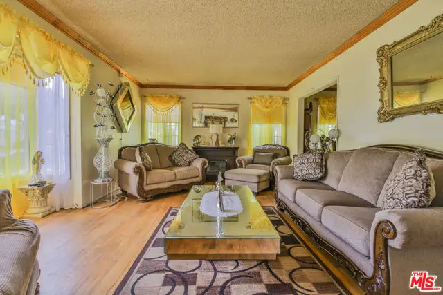 11615 Simms Avenue, Inglewood, CA 90303 - #3
