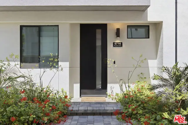6716 N Royce Lane, Van Nuys, CA 91411 - #2