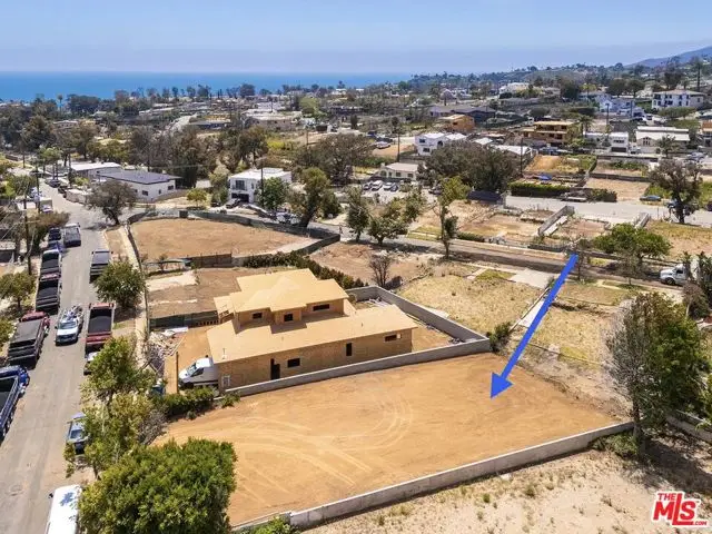 629 N Las Casas Avenue, Pacific Palisades, CA 90272 - #2