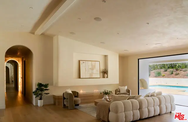 18840 La Amistad Place, Tarzana, CA 91356 - #2