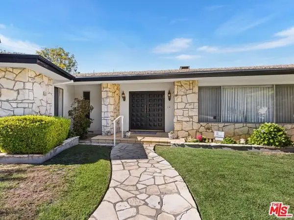 1120 Maybrook Drive, Los Angeles, CA 90210