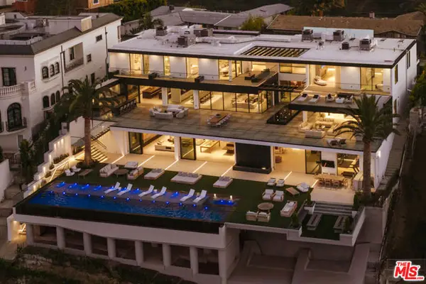 2078 Stradella Road, Los Angeles, CA 90077