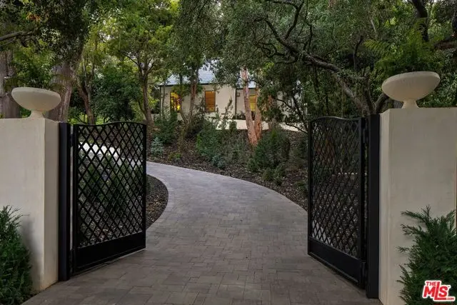943 Moraga Drive, Los Angeles, CA 90049 - #3