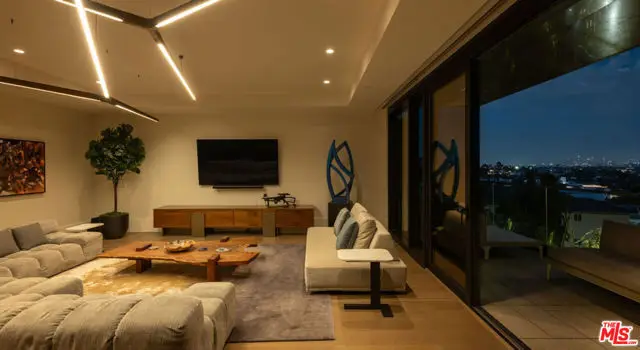 8420 Sunset Boulevard #602, West Hollywood, CA 90069 - #3