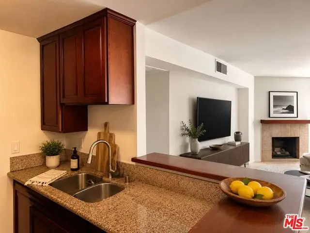 8530 Holloway Drive #222, West Hollywood, CA 90069 - #3