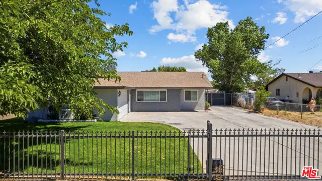 3305 W Avenue L6, Lancaster, CA 93536 - #1