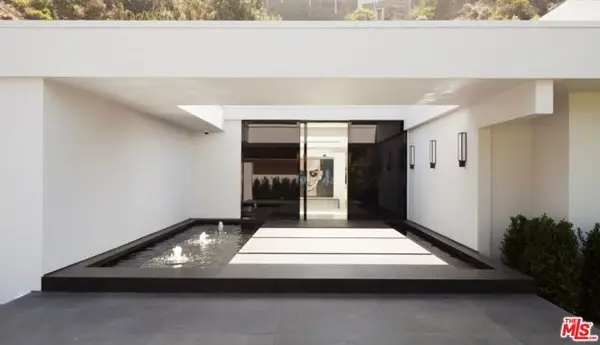 Address Withheld By Seller, Los Angeles, CA 90069
