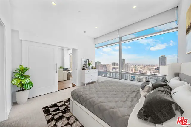 900 W Olympic Boulevard #31E, Los Angeles, CA 90015 - #3