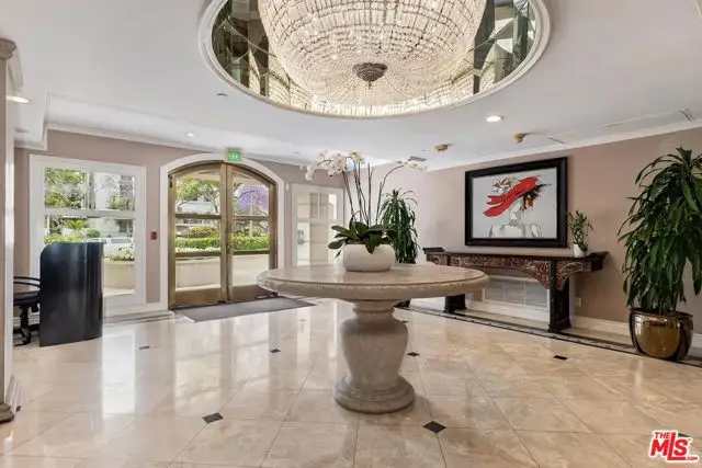 430 N Oakhurst Drive #202, Beverly Hills, CA 90210 - #3