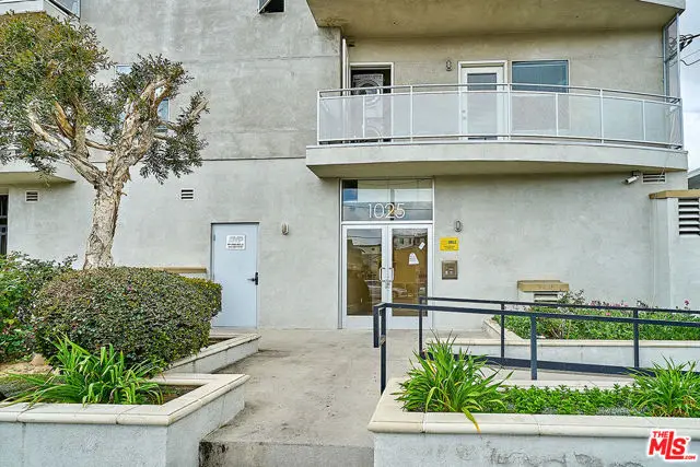 1025 Dewey Avenue #205, Los Angeles, CA 90006 - #2