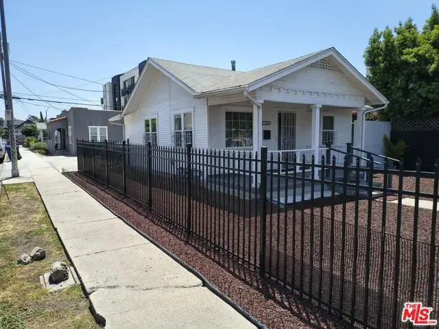 2402 Carmona Avenue, Los Angeles, CA 90016 - #2