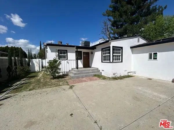 6915 Laramie Avenue, Los Angeles, CA 91306