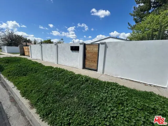 6915 Laramie Avenue, Winnetka, CA 91306 - #2