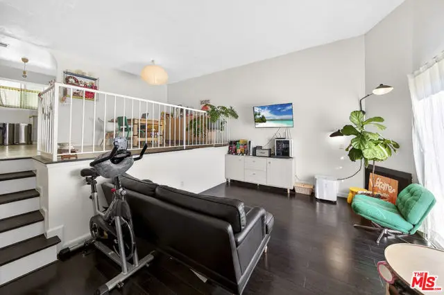 9034 Willis Avenue #14, San Fernando Valley, CA 91402 - #1