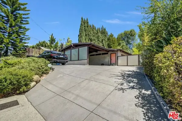 1547 Cerro Gordo Street, Los Angeles, CA 90026