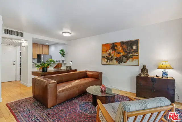 950 N Kings Road #106, West Hollywood, CA 90069 - #3