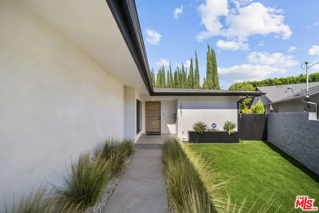 15431 Milbank Street, Encino, CA 91436 - #2