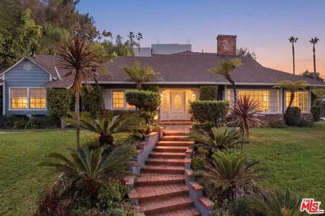 3690 Crownridge Drive, Sherman Oaks, CA 91403 - #3