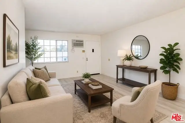 20930 Parthenia Street #207, Canoga Park, CA 91304 - #1