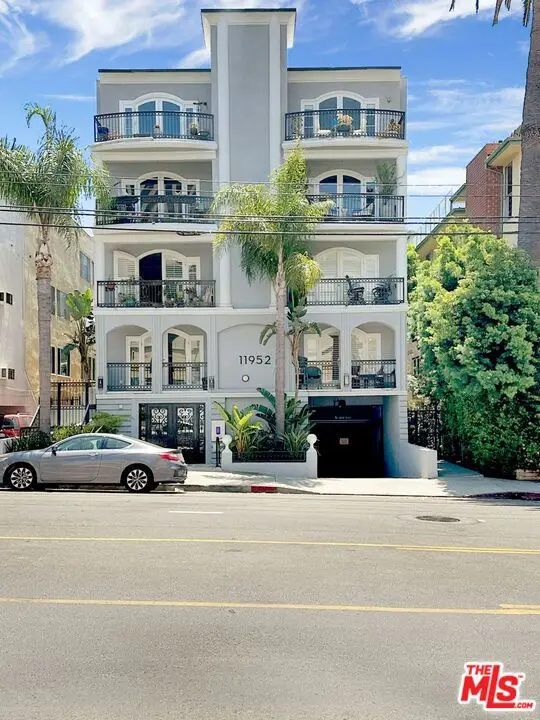11952 Montana Avenue #303, Los Angeles, CA 90049 - #2