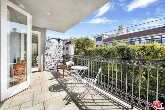 11952 Montana Avenue #303, Los Angeles, CA 90049 - #3