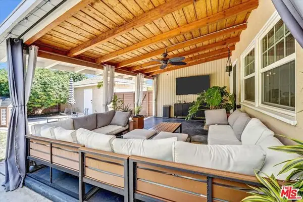 19803 Bassett Street, Los Angeles, CA 91306