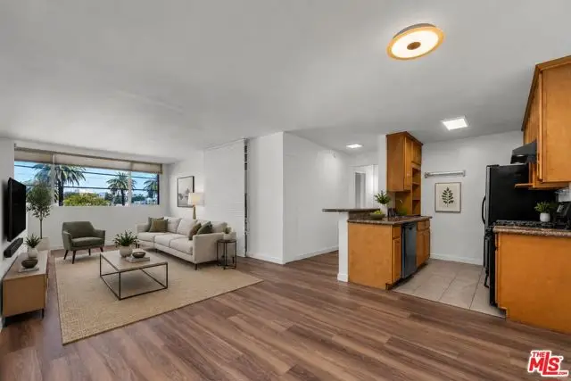 421 S La Fayette Park Place #210, Los Angeles, CA 90057 - #2