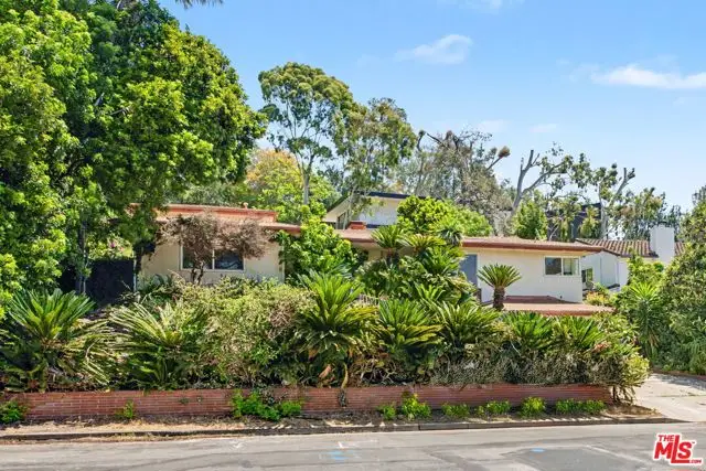 108 N Thurston Avenue, Los Angeles, CA 90049 - #3
