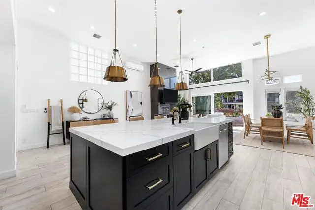 2331 Eastern Canal, Venice, CA 90291 - #3