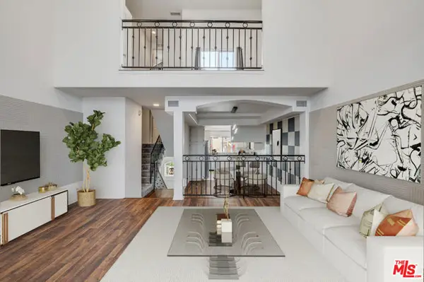 10924 Bloomfield Street #7, Los Angeles, CA 91602