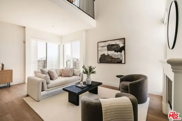 11011 Huston Street #410, North Hollywood (los Angeles), CA 91601