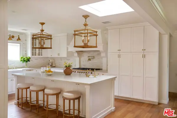 4734 Greenbush Avenue, Los Angeles, CA 91423