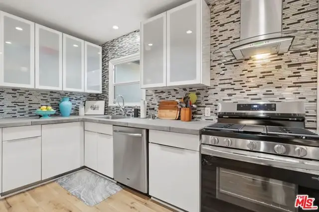 7870 Truxton Avenue, Los Angeles, CA 90045 - #3