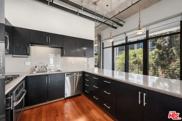 330 W 11th Street #406, Los Angeles, CA 90015 - #3