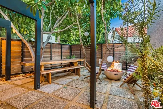 6826 Iris Circle, Los Angeles, CA 90068 - #3